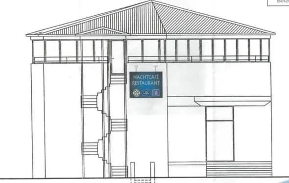 Architekturzeichnung der Giebelfassade des Gewerbeobjekts (Nachtcafé / Restaurant) mit außenliegender Spindeltreppe, Zeltdach und umlaufendem Fensterband im Obergeschoss.
